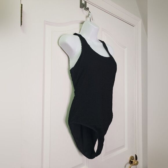 NWOT One Piece Textured Swimsuit Size Large - Picture 2 of 4